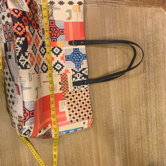 Tory Burch Limited Edition Kerrington Tote
Bag - Picture 4 of 16